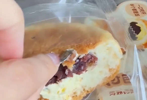 广州女子购买山姆面包吃出刀片！山姆门店已承诺赔付