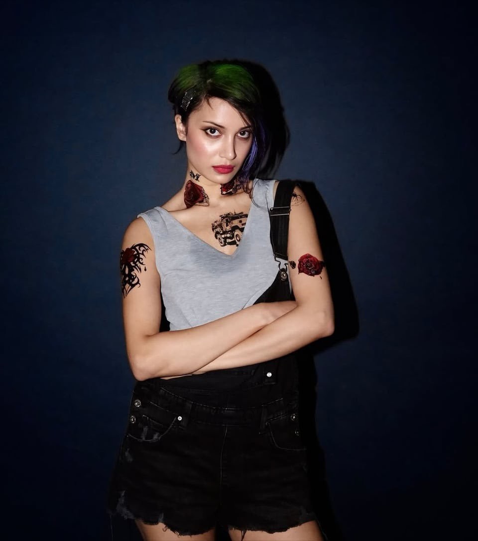 帕南原型直播《赛博朋克2077》 亲热剧情被父母撞见