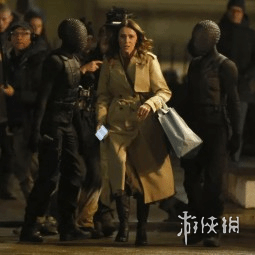 《古墓丽影》劳拉配音现身《古墓丽影》真人剧片场！